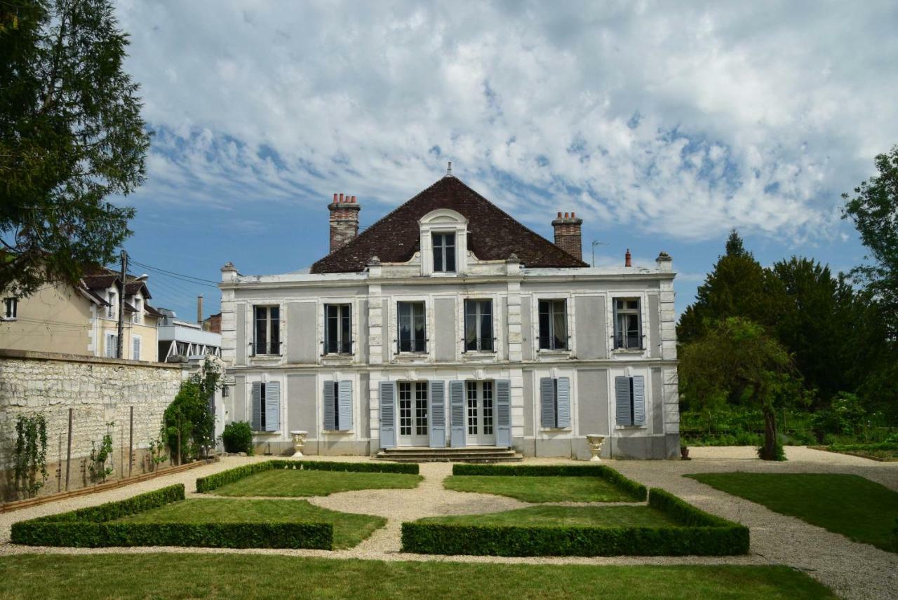 Hotel Particulier La Gobine Joigny Exterior foto